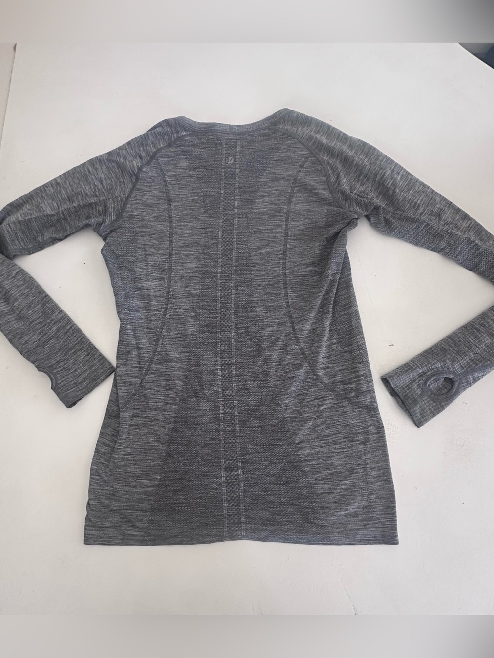 lululemon Swiftly Tech Long Sleeve Crew size 8 grey